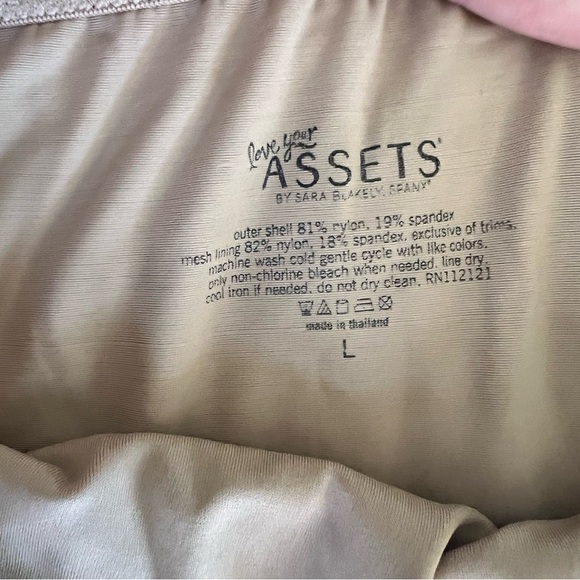 Assets by Spanx shaping  slip Size Large - Picture 5 of 8